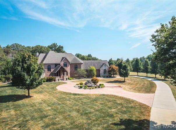 15964 Lageman Lane, Brighton, IL 62012