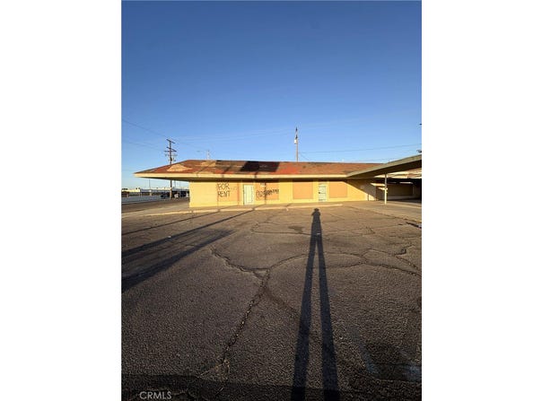 872 E Williams, Barstow, CA 92311