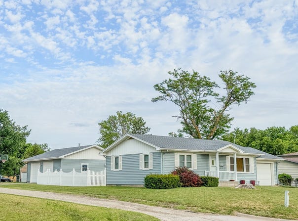 420 E St., Smith Center, KS 66967