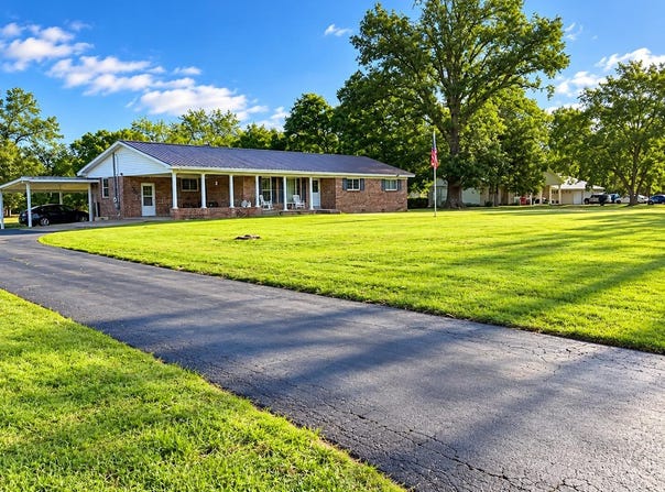 135 MAIN St, Saltillo, TN 38370