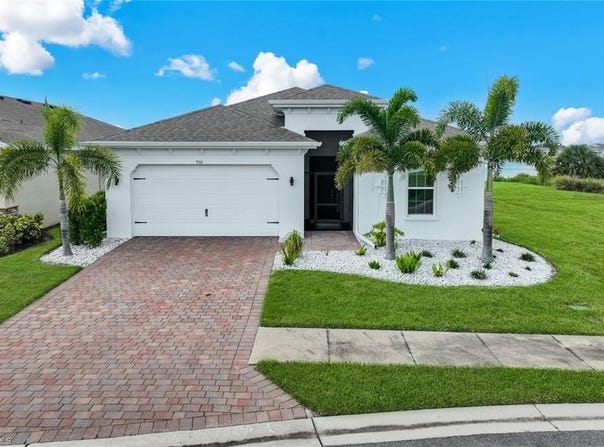 950 Stonewater Lake Ter, CAPE CORAL, FL 33993