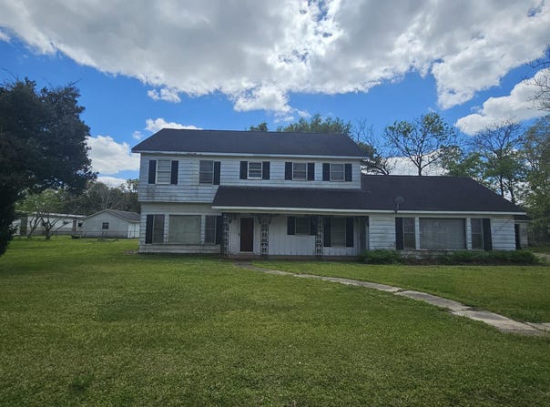 565 W Hartel St., Sour Lake, TX 77659