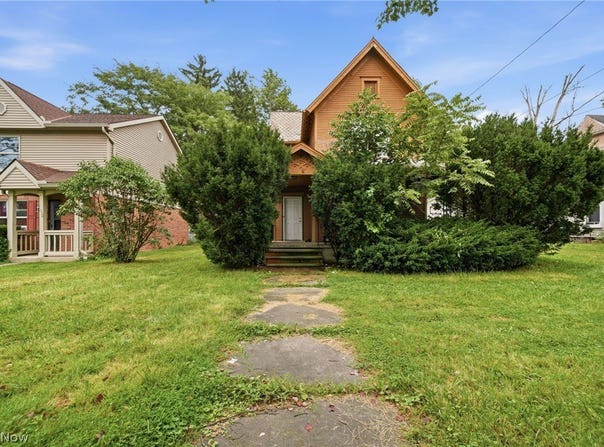 934 Middle Avenue, Elyria, OH 44035