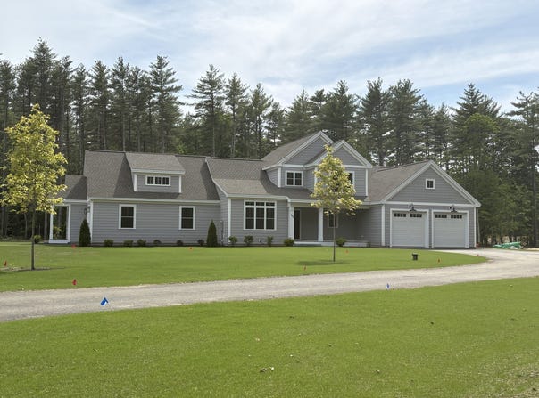 137 County, Amherst, NH 03031