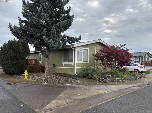 1699 N TERRY St, Eugene, OR 97402