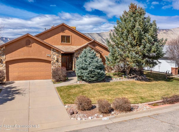 71 River View Place, Parachute, CO 81635