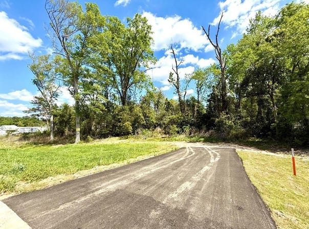 714 N Curran Ave, Picayune, MS 39466