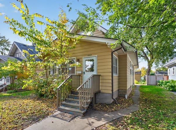 1007 Victoria Street N, Saint Paul, MN 55103