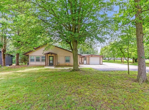 610 Military Road, Zanesville, OH 43701