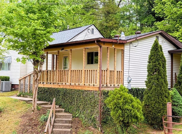 355 Fudges Creek Road, Ona, WV 25545