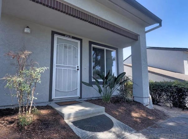 10618 QUEEN JESSICA LN, Santee, CA 92071