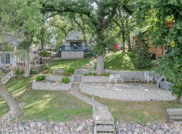 16603 Shoreline Drive, Spirit Lake, IA 51360