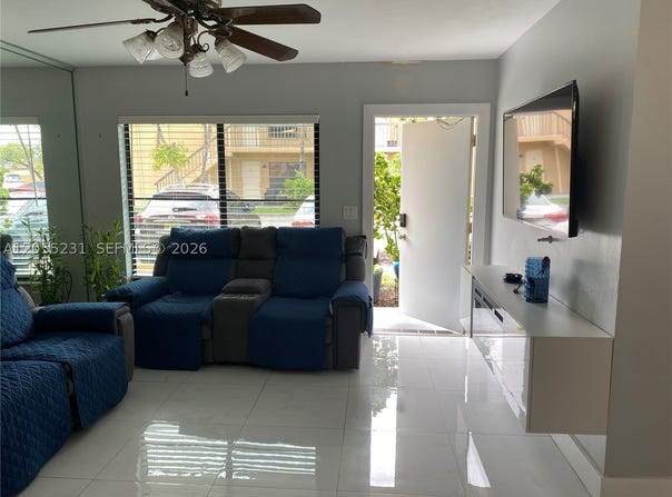 2570 W 67th Pl, Hialeah, FL 33016