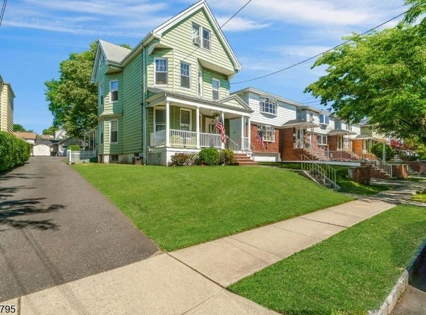 79 Dewitt Ave, Belleville Twp., NJ 07109-2507