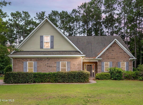 330 Crown Pointe Drive, Hampstead, NC 28443