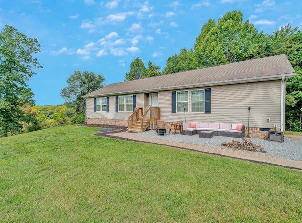 75 Walnut Ridge Rd, Troutville, VA 24175