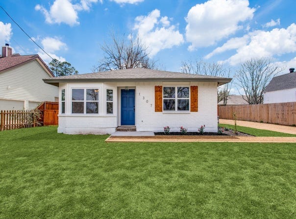1307 Worthington Street, Grapevine, TX 76051