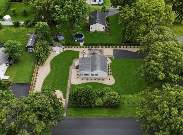 2 Fox Lane, Shoreham, NY 11786