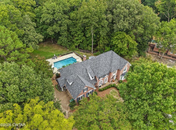 20 Deepwood Drive, Jackson, TN 38305