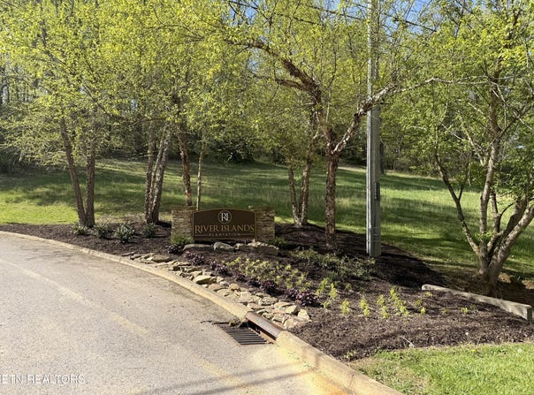 2601 Clyde Ed Rd, Kodak, TN 37764