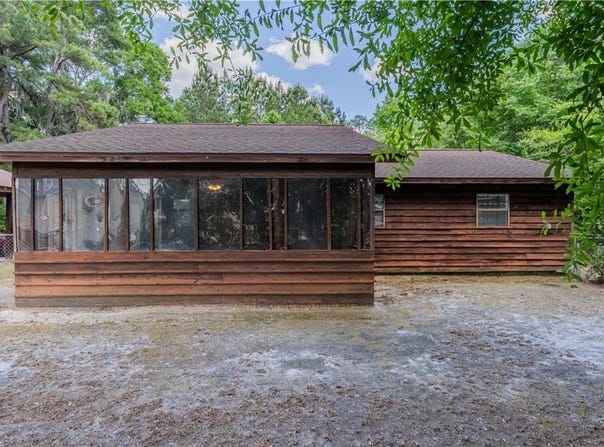 43 Dixie Lane, Waycross, GA 31503