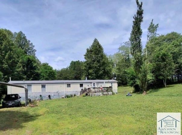 1059 Hill Valley Rd, Stuart, VA 24171