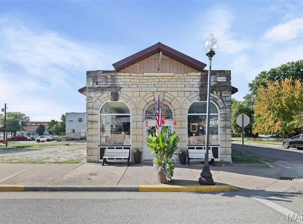 301 E Main Street, Grafton, IL 62037
