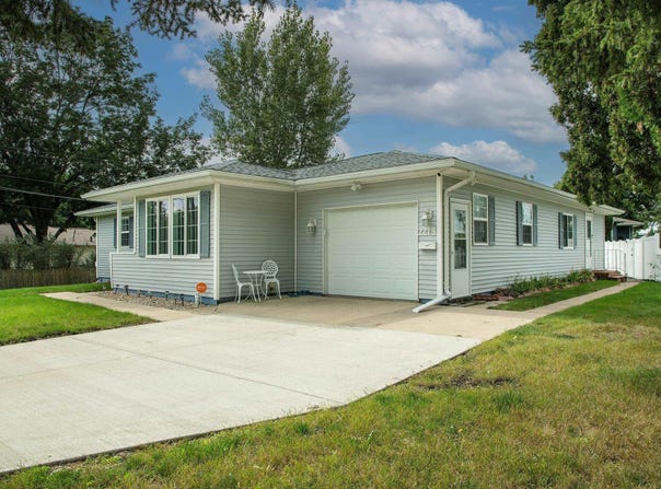 2215 Sager, Waterloo, IA 50701