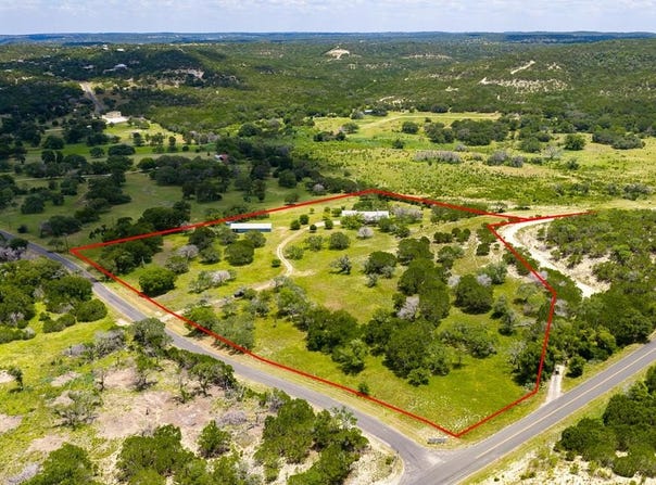 119 E Pecan Valley Rd, Center Point, TX 78010