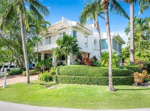 650 Curtiswood Dr, Key Biscayne, FL 33149