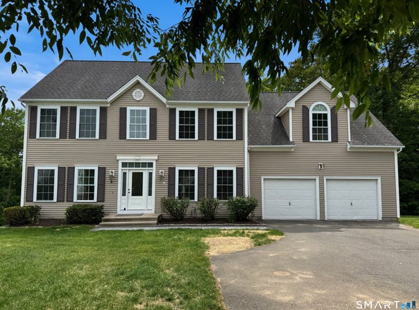 30 Castlewood Drive, Monroe, CT 06468