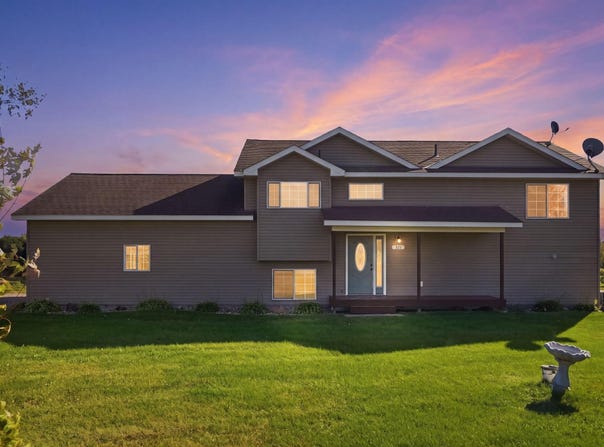 371 Rice City Circle, Darwin, MN 55324
