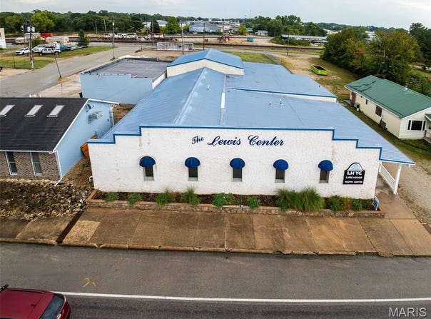 314 E Washington Boulevard, Cuba, MO 65453