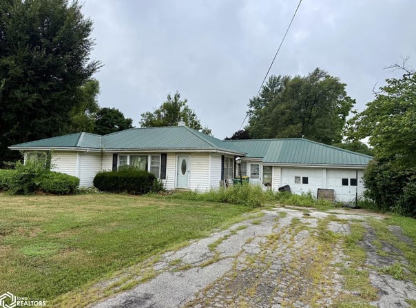 411 N Oak Street, Agency, IA 52501