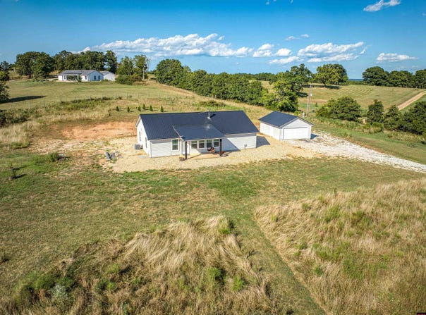 1779 S NC 1600, Compton, AR 72624-1779