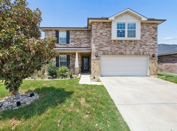709 Bastrop Drive, Arlington, TX 76002