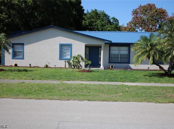 111 E Sugarland Circle, Clewiston, FL 33440