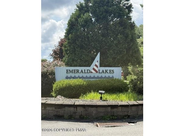 697 Clearview Drive, Long Pond, PA 18334