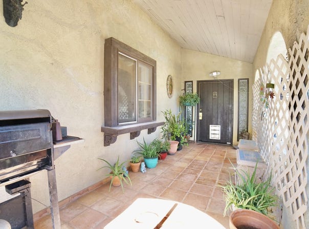 1166 N Harvard Avenue, Lindsay, CA 93247