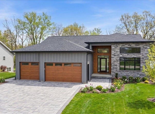 1725 Timberline Drive, Evansdale, IA 50707