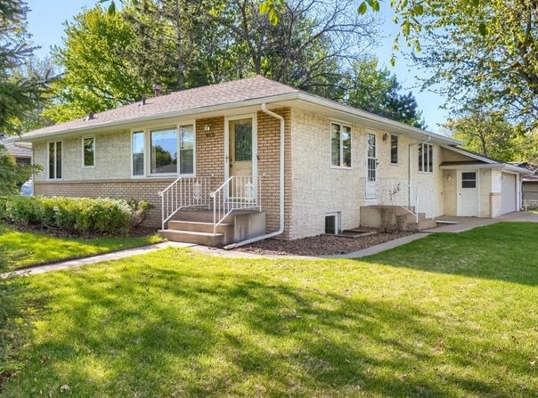 558 113th Lane NW, Coon Rapids, MN 55448