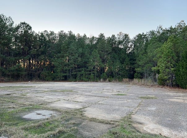 Ellisville Blvd, LAUREL, MS 39440