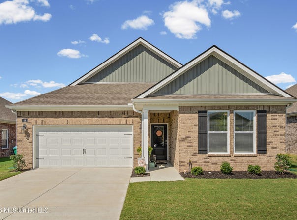 44 Harvest Dance Drive, Byhalia, MS 38611