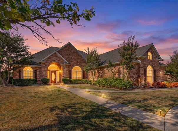 1198 E Oaklawn Drive, Talty, TX 75160
