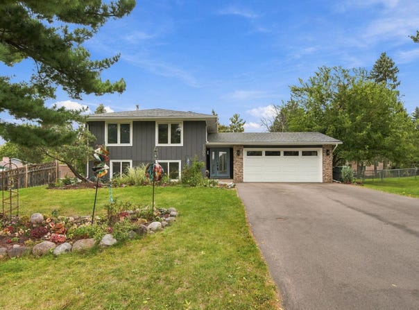 1709 Cochrane Avenue, Eagan, MN 55122