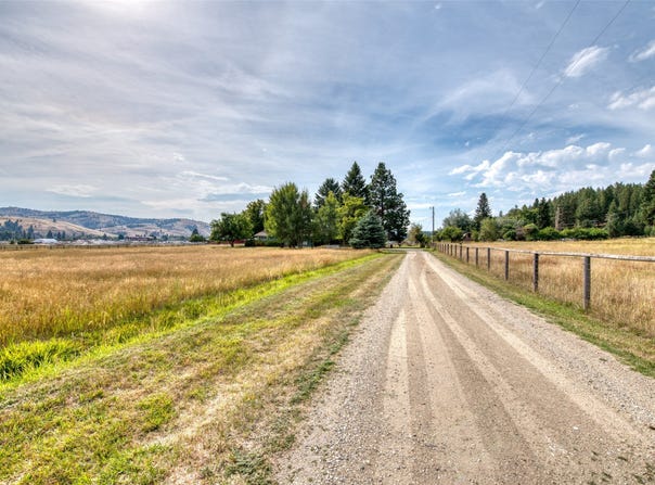 189 Bunkhouse Road, Darby, MT 59829