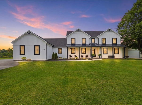 8658 E Main Road, Le Roy, NY 14482