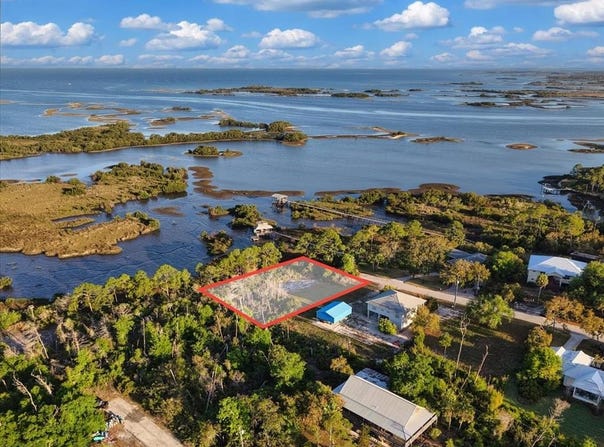 Anna St lot: 10, Cedar Key, FL 32625
