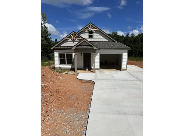 140 Young Lane, Hamilton, GA 31811