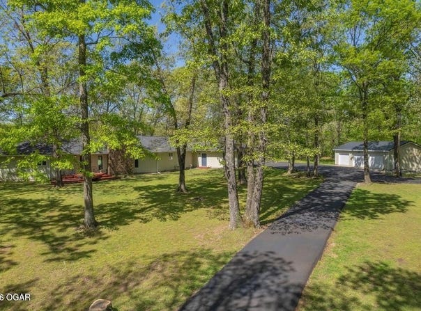 419 County Road 170, Diamond, MO 64840